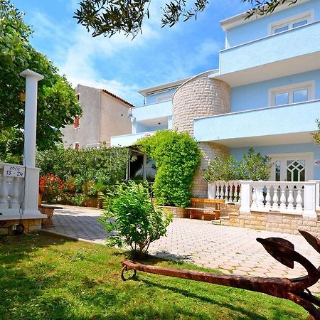 Apartments Milan Rakalj Екстериор снимка