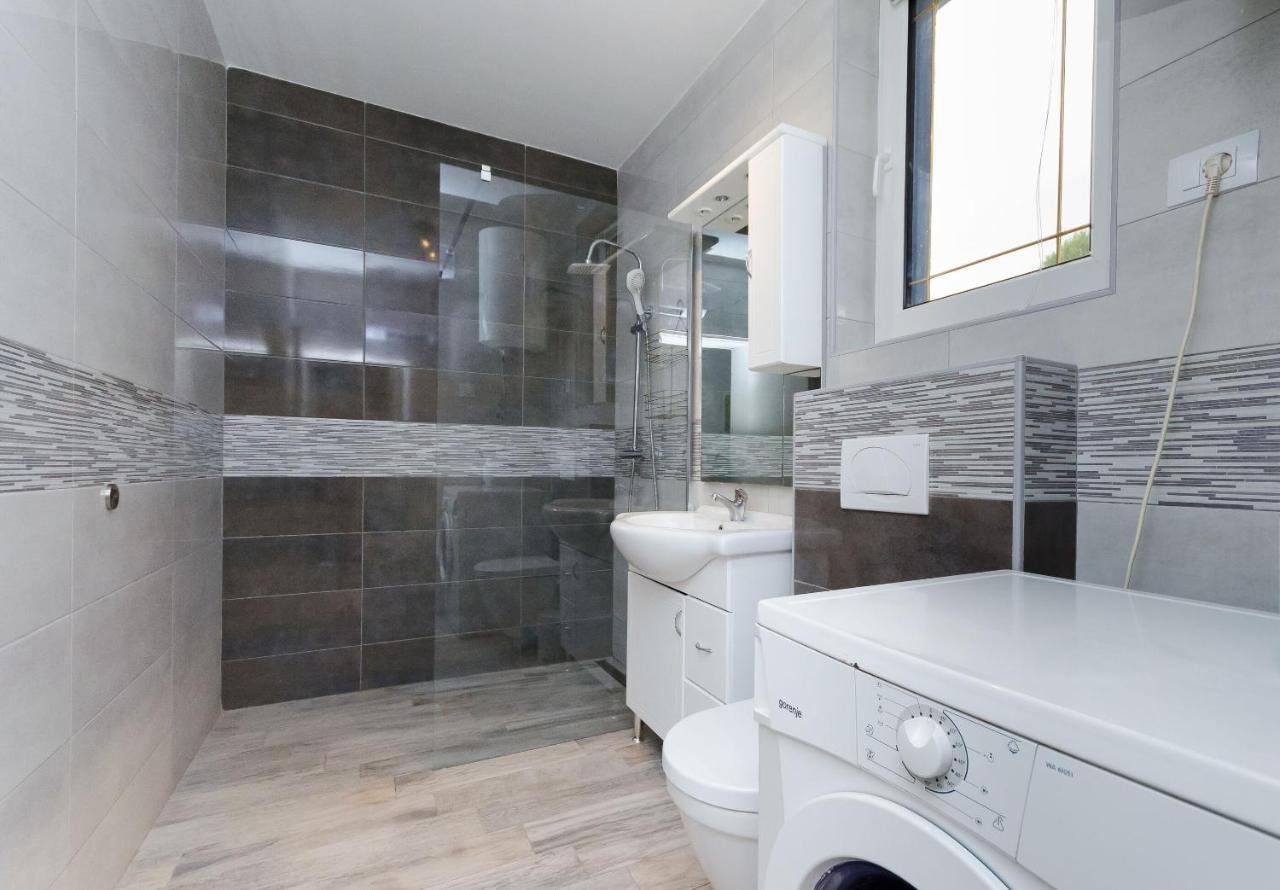 Apartments Milan Rakalj Екстериор снимка