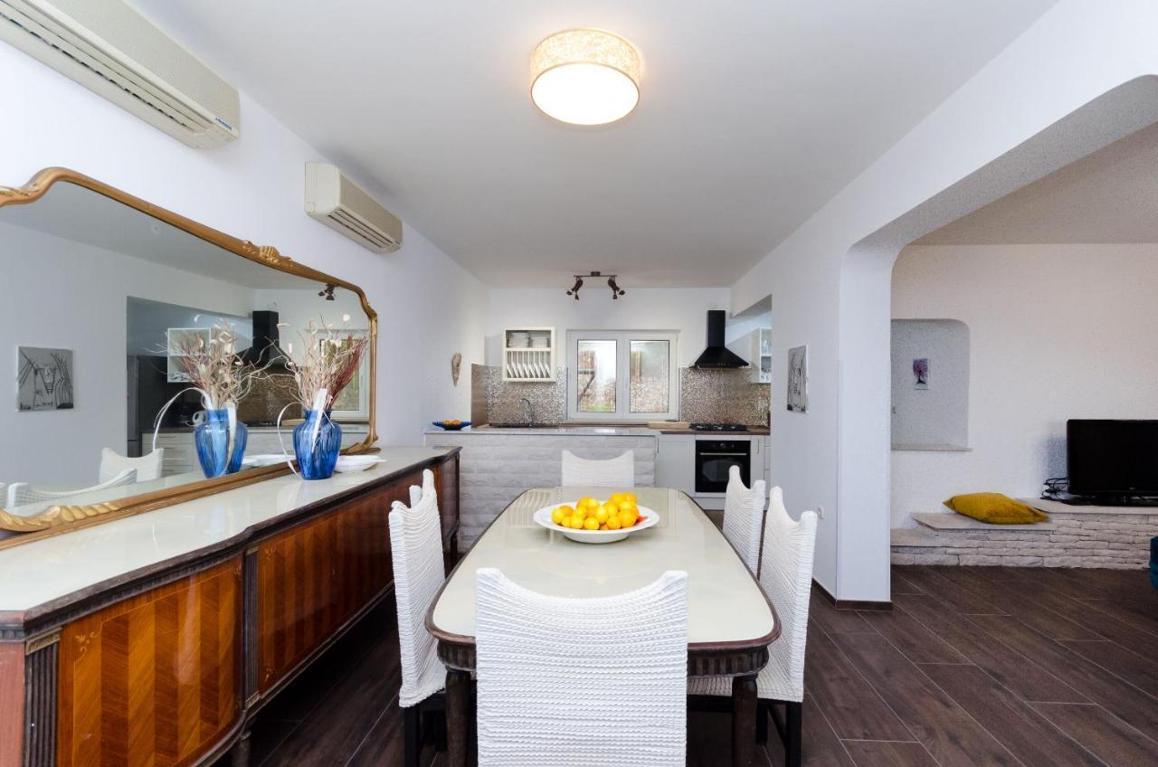 Apartments Milan Rakalj Екстериор снимка