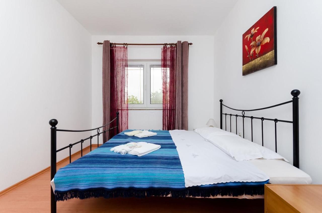 Apartments Milan Rakalj Екстериор снимка
