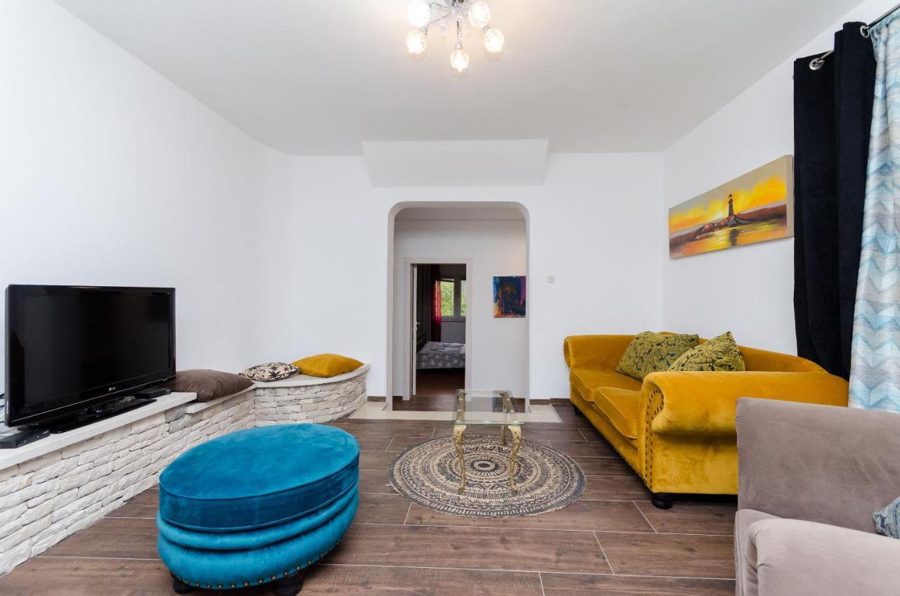 Apartments Milan Rakalj Екстериор снимка