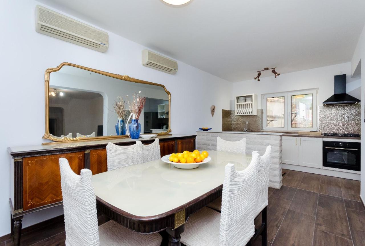 Apartments Milan Rakalj Екстериор снимка