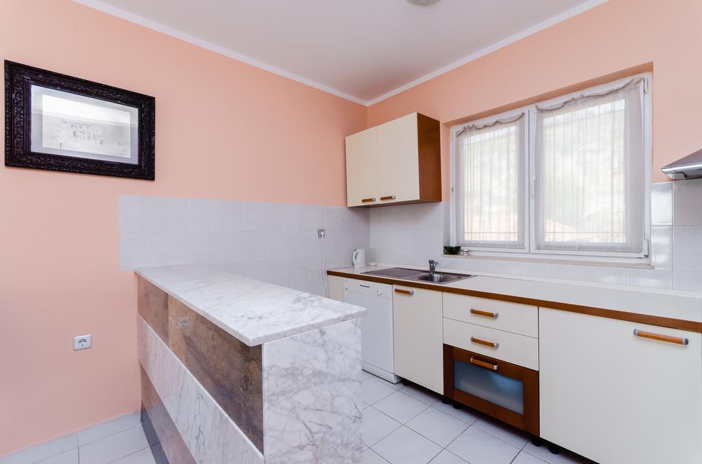Apartments Milan Rakalj Екстериор снимка