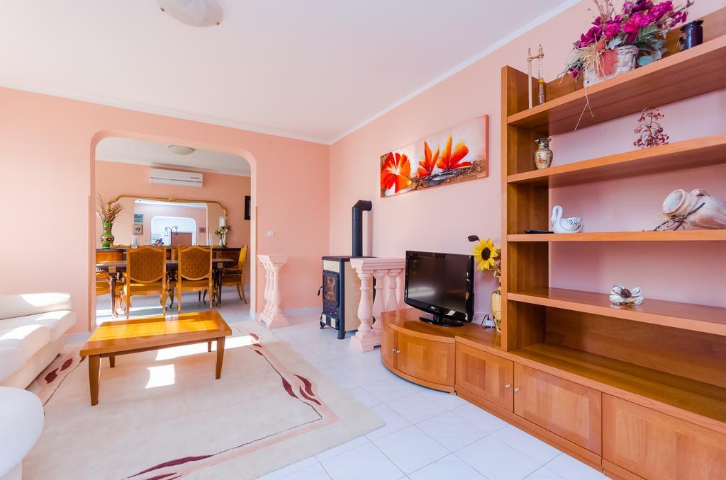 Apartments Milan Rakalj Екстериор снимка