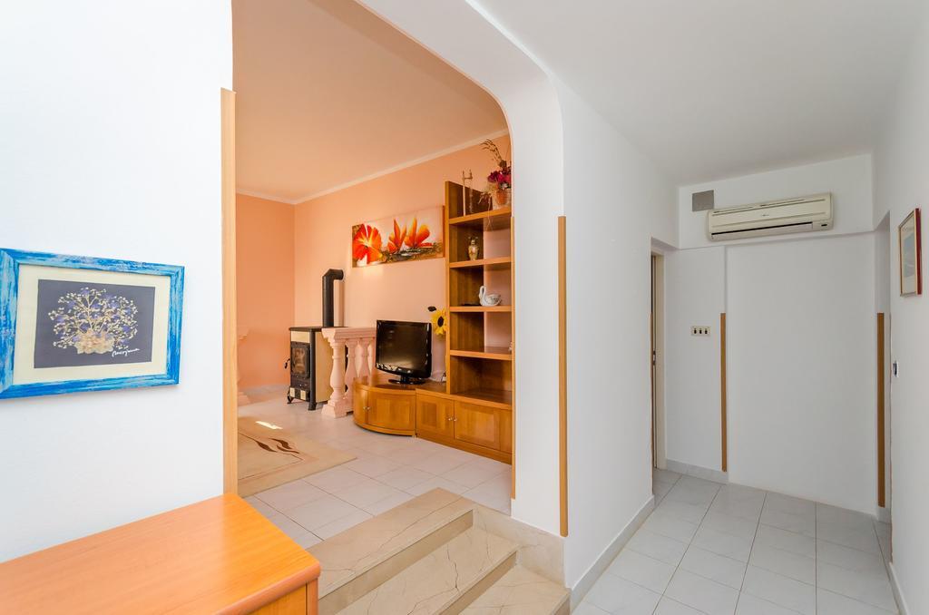 Apartments Milan Rakalj Екстериор снимка