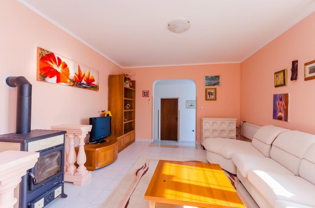 Apartments Milan Rakalj Екстериор снимка