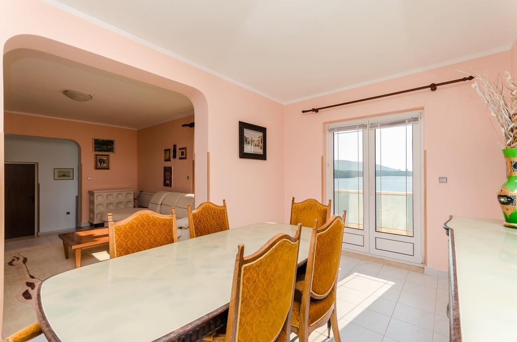 Apartments Milan Rakalj Екстериор снимка